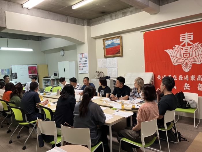4学年合同会議を開催しました